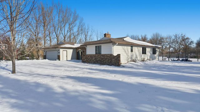 5422 35th Street S, Fargo, ND 58104