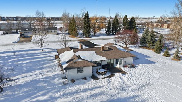 5422 35th Street S, Fargo, ND 58104