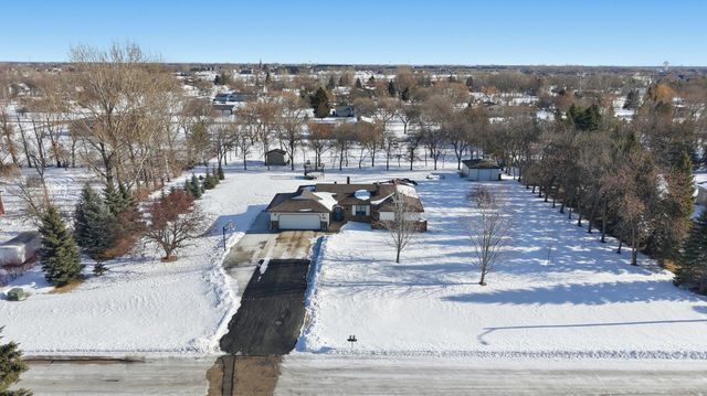 5422 35th Street S, Fargo, ND 58104