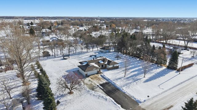 5422 35th Street S, Fargo, ND 58104