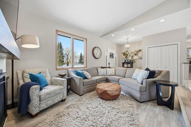 5422 35th Street S, Fargo, ND 58104