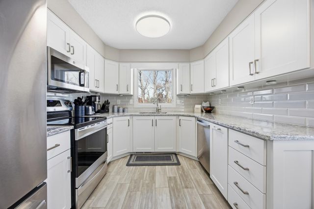 5422 35th Street S, Fargo, ND 58104