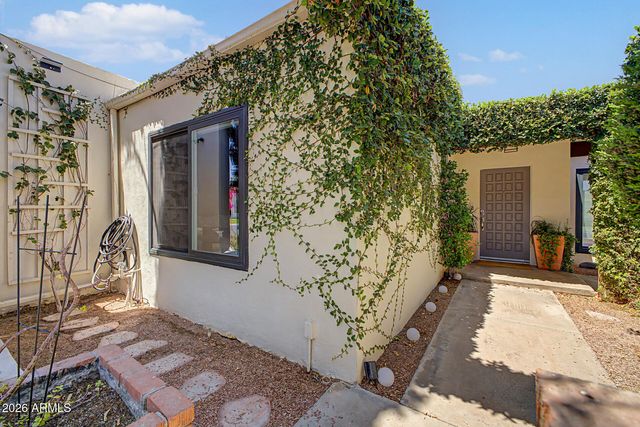 4316 E PICCADILLY Road, Phoenix, AZ 85018