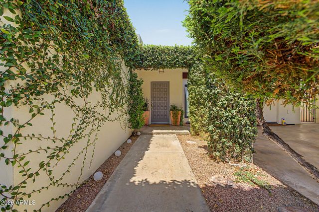 4316 E PICCADILLY Road, Phoenix, AZ 85018