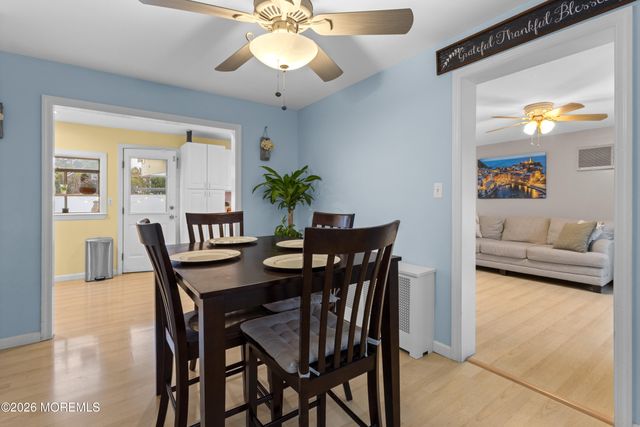 16 Vanderbilt Place, Woodbridge, NJ 07095