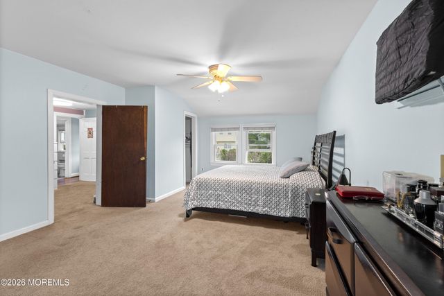 16 Vanderbilt Place, Woodbridge, NJ 07095