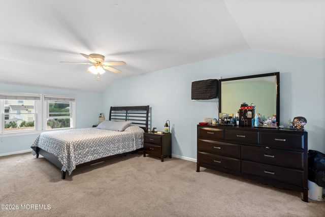 16 Vanderbilt Place, Woodbridge, NJ 07095