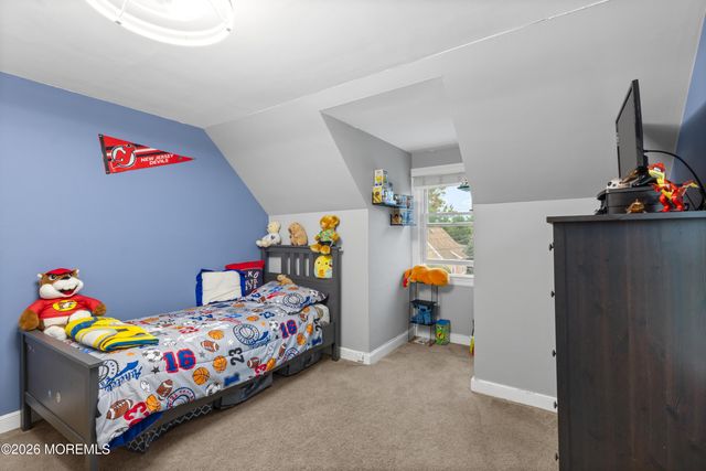 16 Vanderbilt Place, Woodbridge, NJ 07095