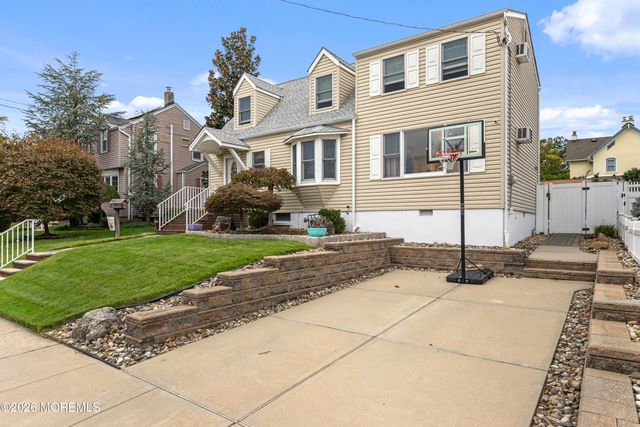 16 Vanderbilt Place, Woodbridge, NJ 07095