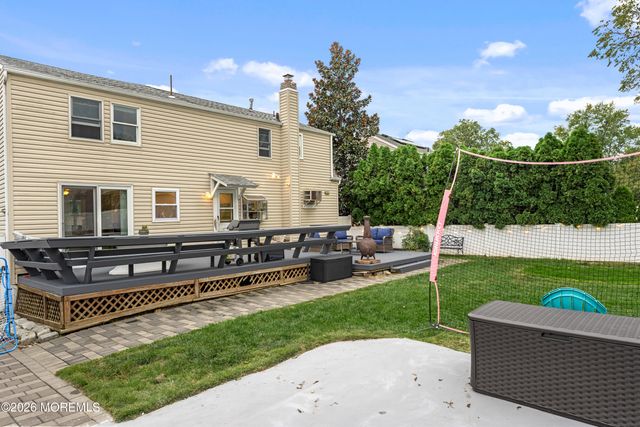 16 Vanderbilt Place, Woodbridge, NJ 07095