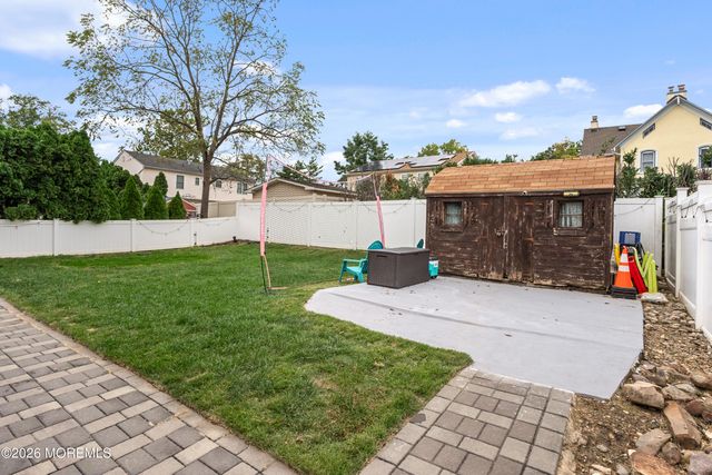 16 Vanderbilt Place, Woodbridge, NJ 07095