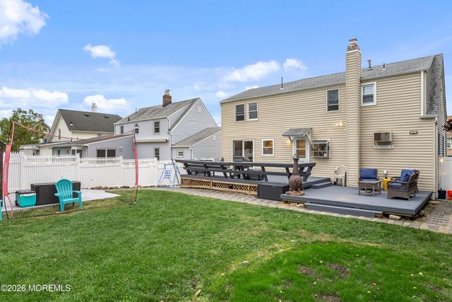 16 Vanderbilt Place, Woodbridge, NJ 07095