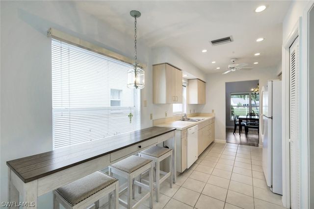 25202 Golf Lake CIR, Bonita Springs, FL 34135