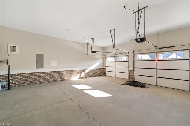 1335 Maple Chase Lane, Winston-salem, NC 27106