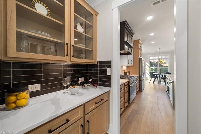 1335 Maple Chase Lane, Winston-salem, NC 27106