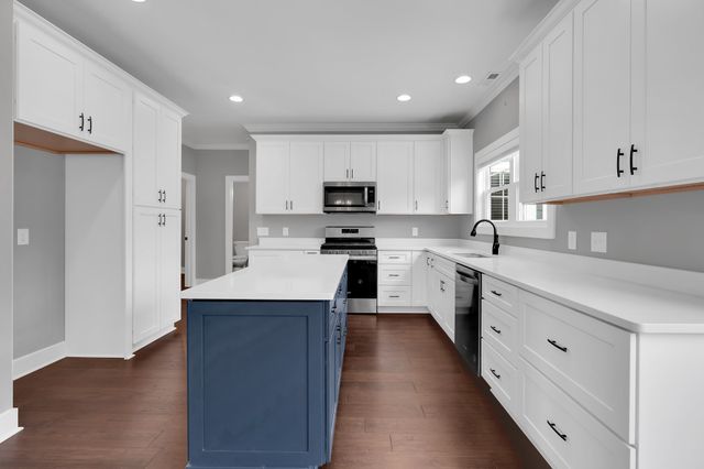 203 Campfire Ct, Winchester, TN 37398