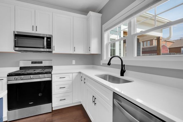 203 Campfire Ct, Winchester, TN 37398