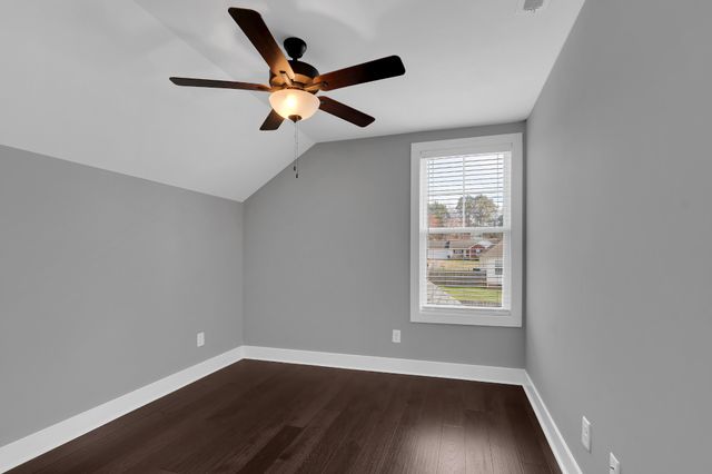 203 Campfire Ct, Winchester, TN 37398