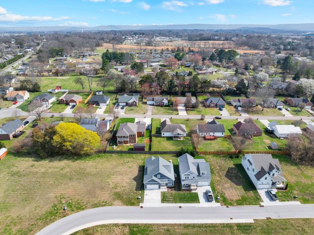 203 Campfire Ct, Winchester, TN 37398