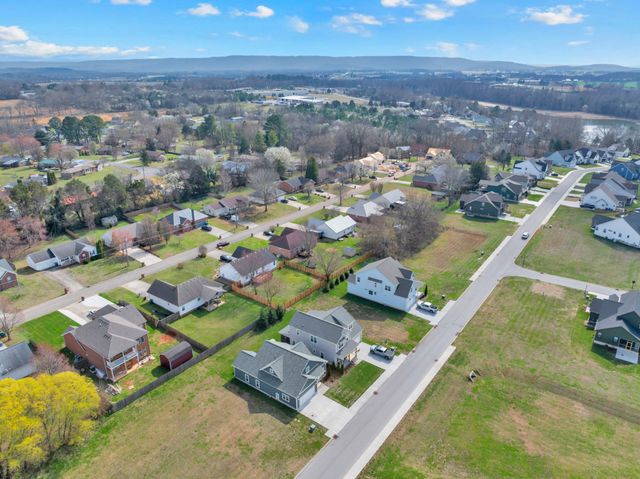 203 Campfire Ct, Winchester, TN 37398