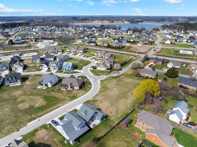 203 Campfire Ct, Winchester, TN 37398