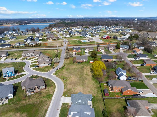 203 Campfire Ct, Winchester, TN 37398