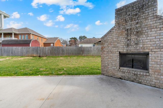 203 Campfire Ct, Winchester, TN 37398