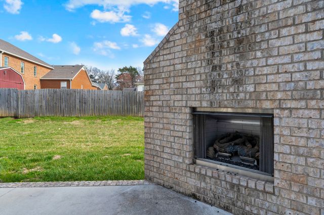 203 Campfire Ct, Winchester, TN 37398