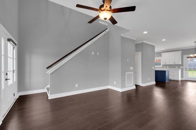 203 Campfire Ct, Winchester, TN 37398