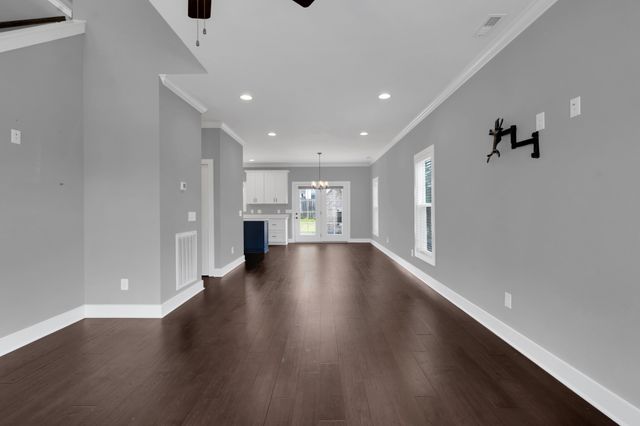 203 Campfire Ct, Winchester, TN 37398