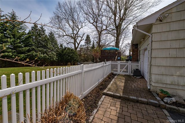 19 Harvard Road, Shoreham, NY 11786