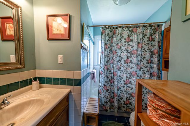 19 Harvard Road, Shoreham, NY 11786