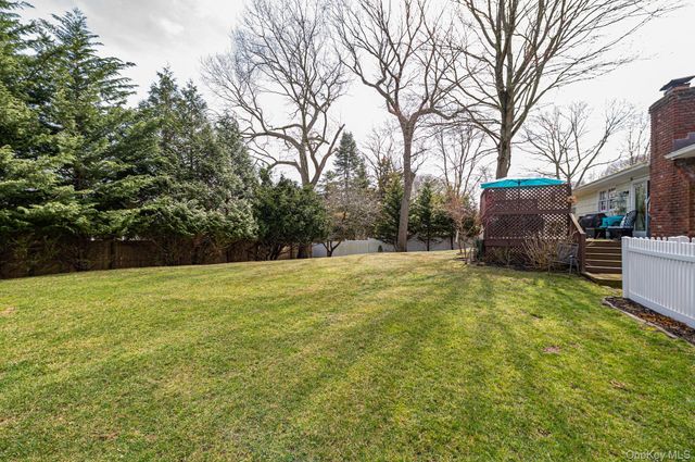 19 Harvard Road, Shoreham, NY 11786