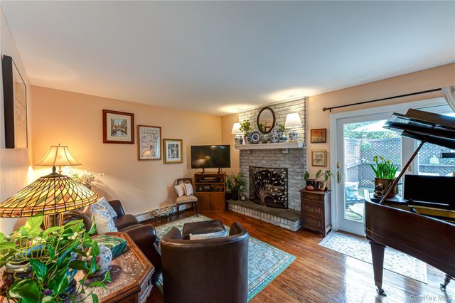 19 Harvard Road, Shoreham, NY 11786