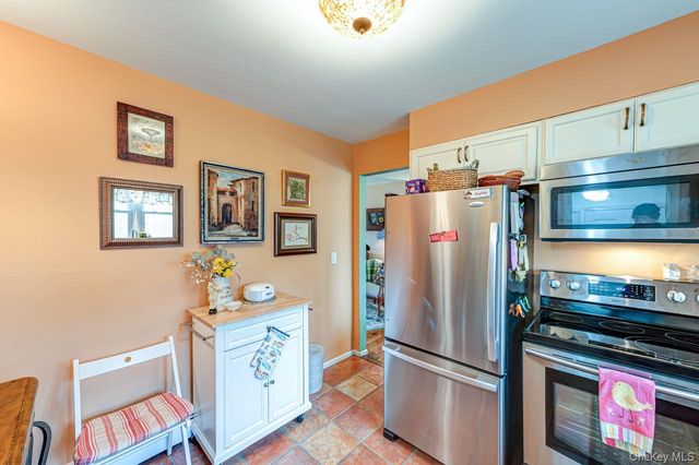 19 Harvard Road, Shoreham, NY 11786