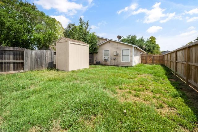 308 Willowick Street, Tomball, TX 77375