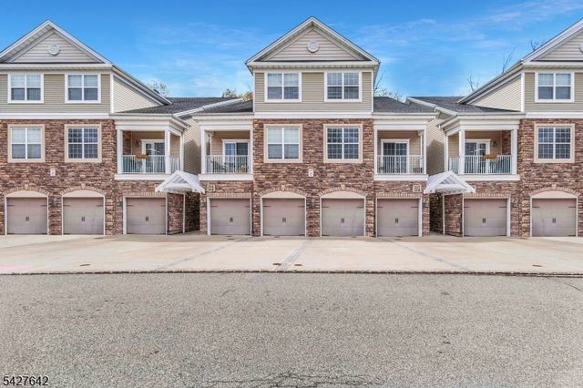 307 Waterview Ct, Hanover Twp., NJ 07927
