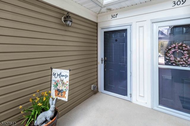 307 Waterview Ct, Hanover Twp., NJ 07927
