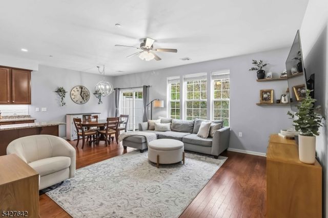307 Waterview Ct, Hanover Twp., NJ 07927