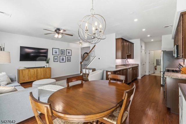 307 Waterview Ct, Hanover Twp., NJ 07927