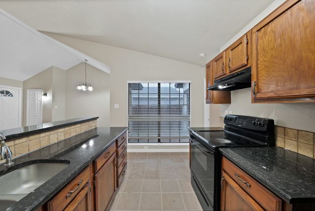 6080 Dooley Drive, The Colony, TX 75056