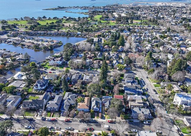 1259 Hawthorne St, Alameda, CA 94501