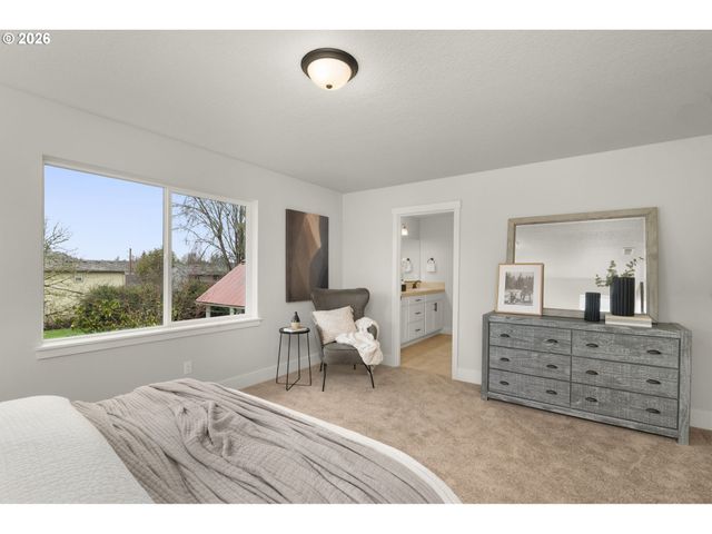 2555 Bourbon St, Forest Grove, OR 97116