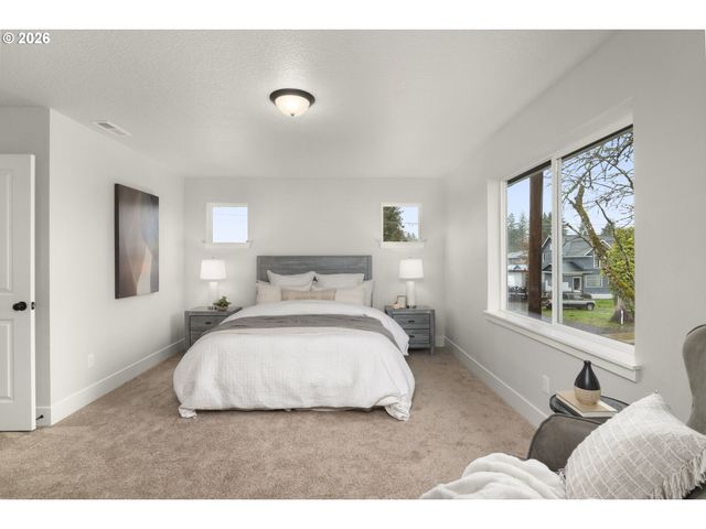 2555 Bourbon St, Forest Grove, OR 97116