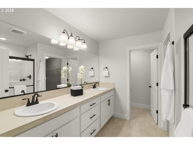 2555 Bourbon St, Forest Grove, OR 97116