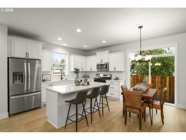 2555 Bourbon St, Forest Grove, OR 97116