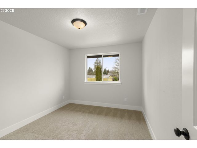 2555 Bourbon St, Forest Grove, OR 97116