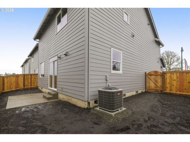 2555 Bourbon St, Forest Grove, OR 97116