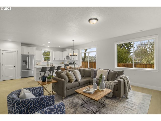 2555 Bourbon St, Forest Grove, OR 97116