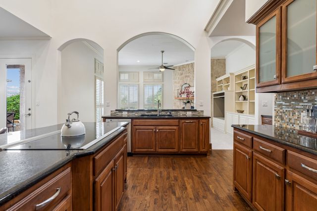 6805 Columbine Way, Plano, TX 75093